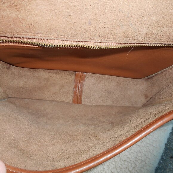 *sold* Vintage Coach Willis Bag 9927, in British Tan - Picture 9 of 10